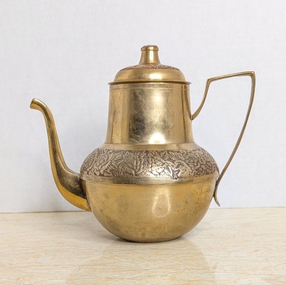 Vintage Brass Metal Embossed  Coffee Teapot Kettle Server With Lid - Picture 4 of 17